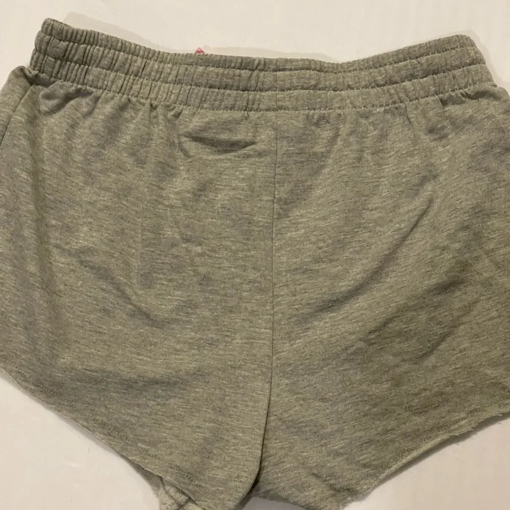 MTV pj cut off shorts 80% cotton gray‎ with a pink bow size medium NWT